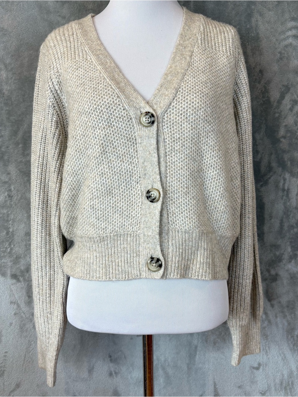 Sincerely Jules Cropped Honeycomb Knit Cardigan Sweater Beige Wmn’s M